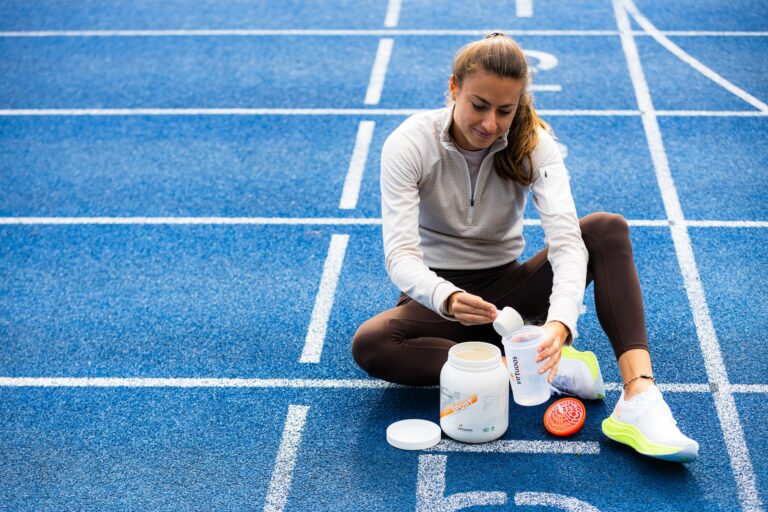 Eveline Saalberg met virtuoos eiwit proteine shake