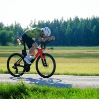 jonathan homberg op triatlon fiets tijdens training